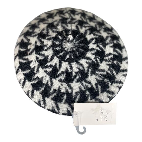 NWT A New Day Women’s Wool Knit Houndstooth Pattern Beret Hat - Picture 1 of 4